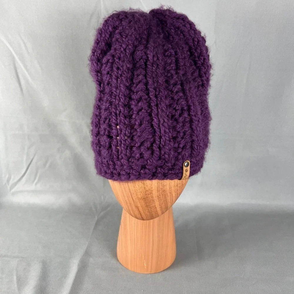 Womens AC Beanie One Size Purple Chunky Knit Slouchy Textured Winter Outdoor